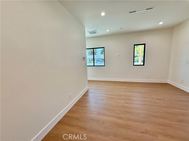Detail Gallery Image 5 of 15 For 22132 Gault St, Canoga Park,  CA 91303 - 1 Beds | 1 Baths