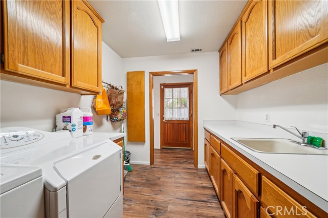 13319 Waco Ln, Apple Valley CA: https://media.crmls.org/medias/b265950c-5147-4427-80e0-fdcf0b649fa7.jpg