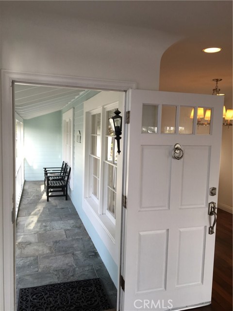 Detail Gallery Image 11 of 21 For 952 2nd. Street, Manhattan Beach,  CA 90266 - 5 Beds | 3 Baths