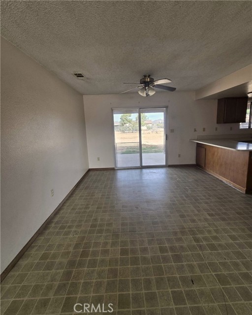 Detail Gallery Image 5 of 21 For 22684 Powhatan, Apple Valley,  CA 92308 - 3 Beds | 2 Baths