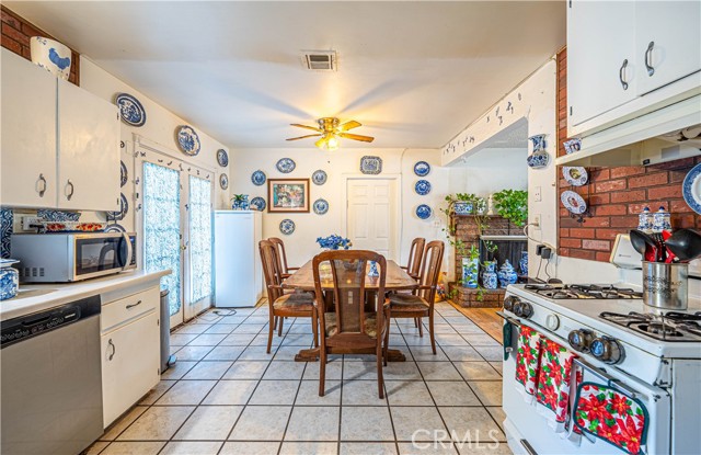 Detail Gallery Image 11 of 34 For 5011 Hedrick Ave, Riverside,  CA 92505 - 4 Beds | 2 Baths