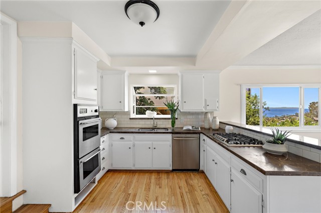 Detail Gallery Image 9 of 31 For 1212 Morningside Dr, Laguna Beach,  CA 92651 - 3 Beds | 3 Baths