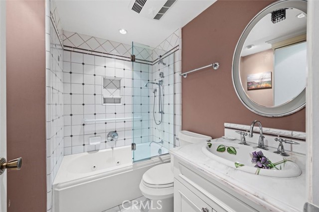 Upstairs hall bathroom