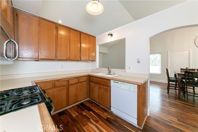 6409 Heatherwood Drive, Jurupa Valley CA: https://media.crmls.org/medias/b267b185-0226-42b1-8dd9-fc40ed041824.jpg