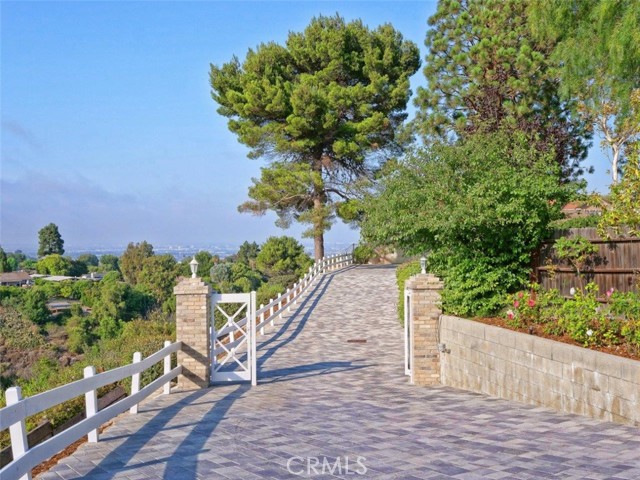 4358 Cartesian Circle, Palos Verdes Peninsula CA: https://media.crmls.org/medias/b2696a1a-d2a7-4729-a04e-c8990680206e.jpg