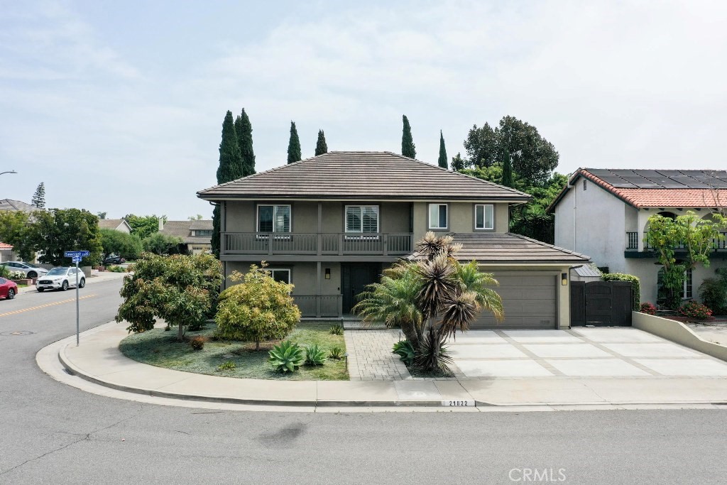 MLS #OC25121649 img 3