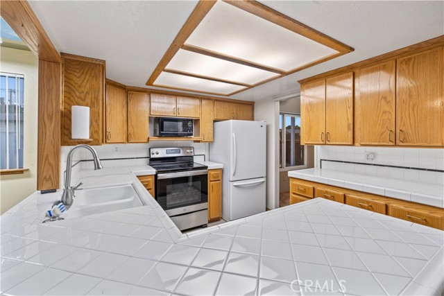 Detail Gallery Image 12 of 43 For 16464 Tullock, Fontana,  CA 92335 - 4 Beds | 2 Baths