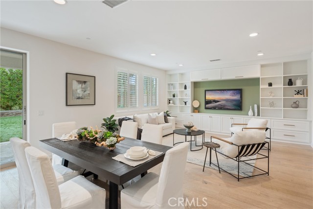 287 Barnes Road, Tustin CA: https://media.crmls.org/medias/b269fbcc-5059-40c4-9e38-5a3cbaa65a0e.jpg