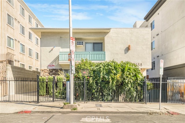 Detail Gallery Image 4 of 31 For 1458 Tamarind Ave, Los Angeles,  CA 90028 - – Beds | – Baths