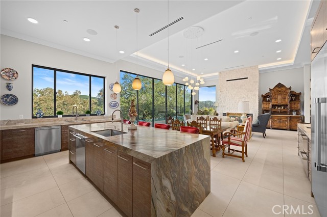 15877 Esquilime Drive, Chino Hills CA: https://media.crmls.org/medias/b26af200-ed56-4f29-a72c-d2a27922006d.jpg