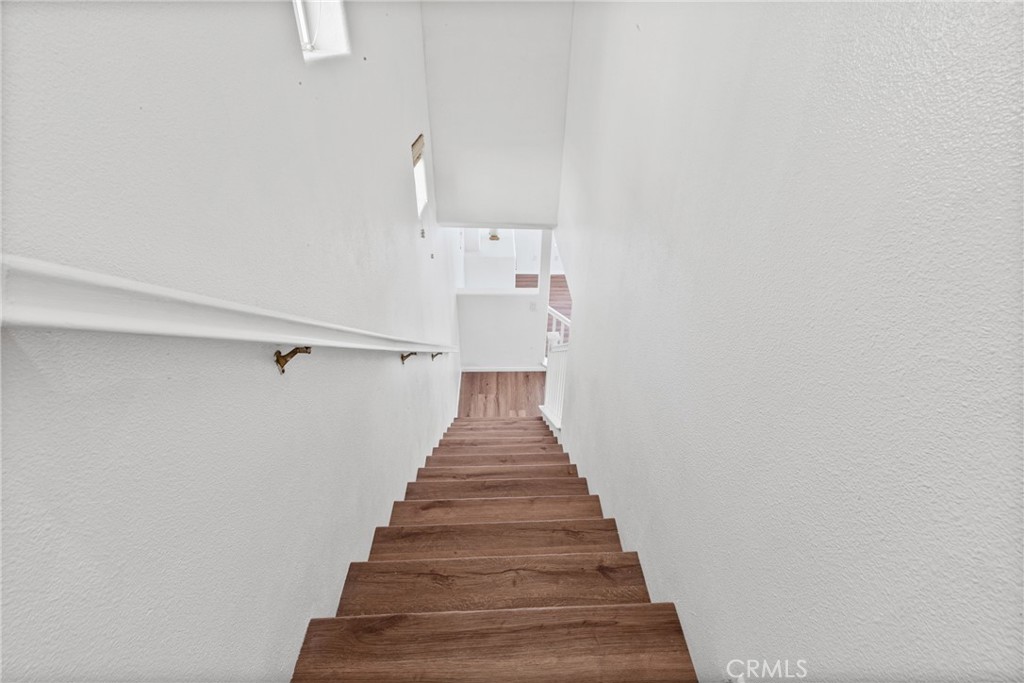 https://media.crmls.org/medias/b26d25ab-d149-4939-b36a-e7f53fa88a47.jpg?preset=X-Large