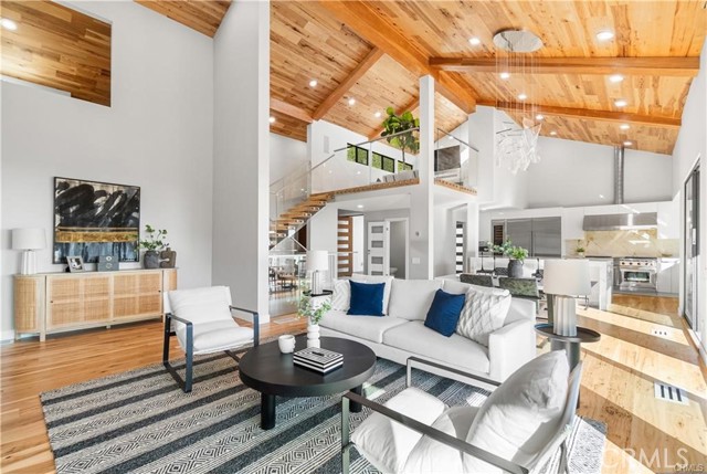 Detail Gallery Image 5 of 55 For 8566 Hollywood Bld, Los Angeles,  CA 90069 - 6 Beds | 6/1 Baths