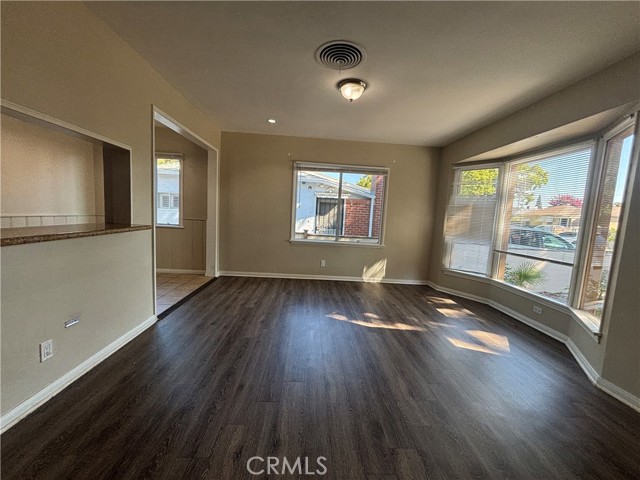 8135 Wakefield Avenue, Panorama City CA: https://media.crmls.org/medias/b26e3af0-27f2-4e25-8f40-985ce4f5054c.jpg