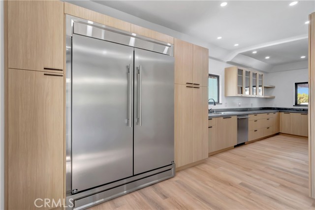 Detail Gallery Image 34 of 72 For 1145 S Longwood, Los Angeles,  CA 90019 - 4 Beds | 3 Baths