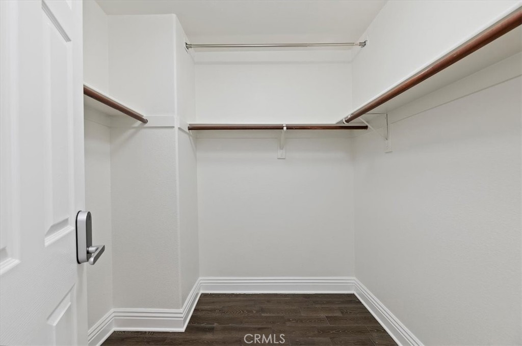 https://media.crmls.org/medias/b26e9ced-2e32-4674-9823-7709145ec6eb.jpg?preset=X-Large