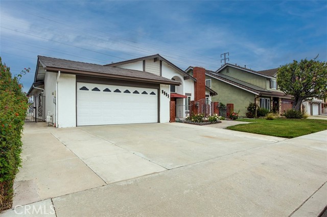 8851 Crescent Dr, Huntington Beach, CA 92646