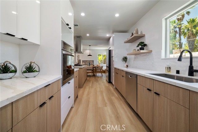 10217 Lemona Avenue, Mission Hills (San Fernando) CA: https://media.crmls.org/medias/b26fa012-6132-49bd-8134-f7de872f1417.jpg