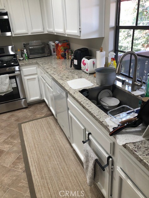 2681 W Cameron Court, Anaheim CA: https://media.crmls.org/medias/b26fd90b-369c-42ea-9bba-2c4f93dd6e4b.jpg