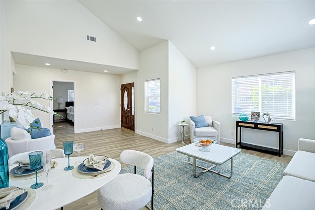 Detail Gallery Image 5 of 75 For 13104 Monroe St, Garden Grove,  CA 92844 - 8 Beds | 6/1 Baths