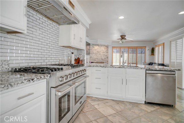 Detail Gallery Image 8 of 31 For 20171 Corona St, Corona,  CA 92881 - 5 Beds | 4 Baths