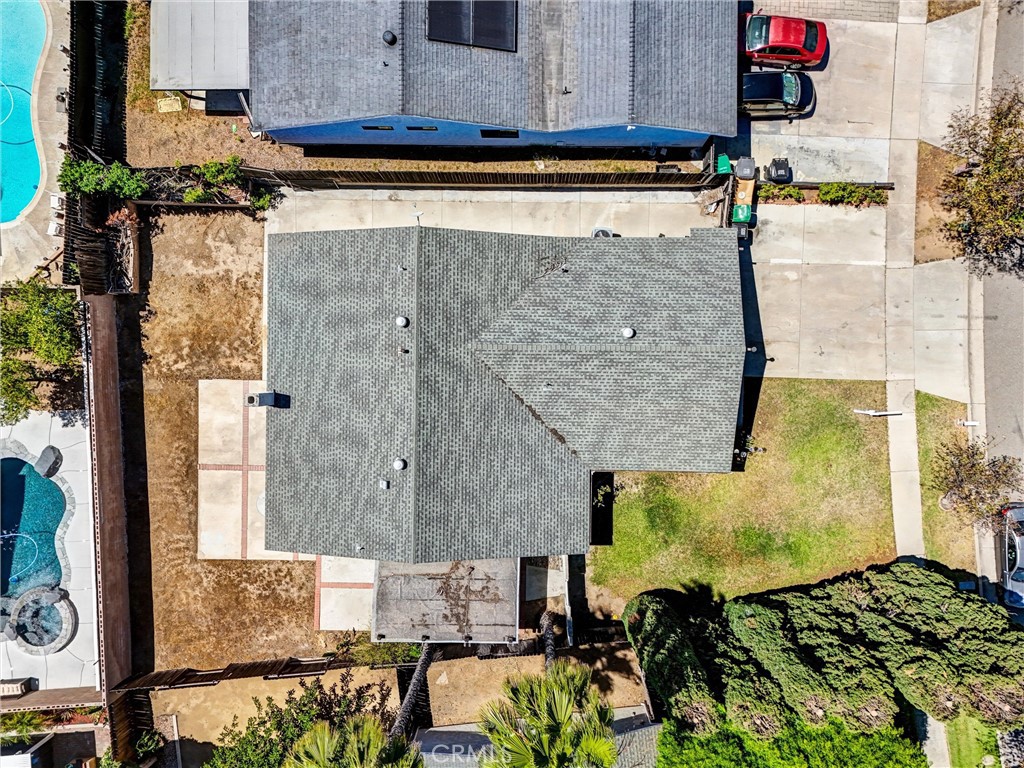 https://media.crmls.org/medias/b2734d36-9a24-46f6-a41b-ec6ef8e814fd.jpg?preset=X-Large