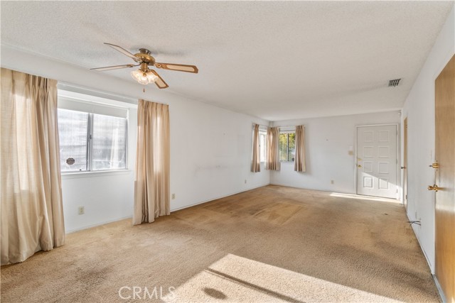 Detail Gallery Image 5 of 19 For 4782 W Austin Way, Fresno,  CA 93722 - 3 Beds | 2 Baths