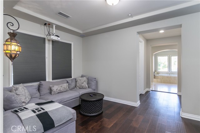 2159 Hathaway Avenue, Westlake Village CA: https://media.crmls.org/medias/b2746114-4e75-452b-b8c4-143a354a8e9d.jpg
