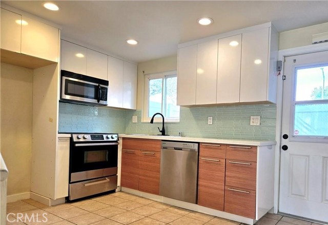 Image 4 of 23 For 4002 Bryant Court