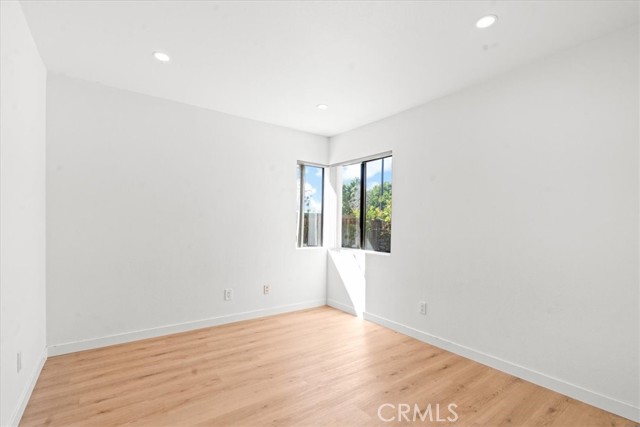 2 Brookstone, Irvine CA: https://media.crmls.org/medias/b2750654-ec68-42f7-9965-52450541e960.jpg