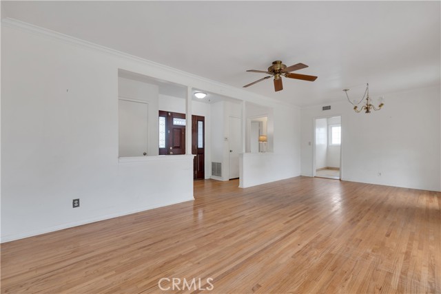 Detail Gallery Image 4 of 18 For 13449 Stagg St, Panorama City,  CA 91402 - 3 Beds | 2 Baths