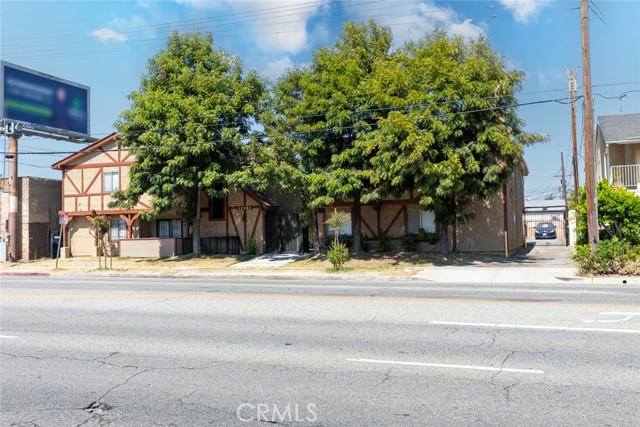 Detail Gallery Image 11 of 14 For 11341 Victory Bld, North Hollywood,  CA 91606 - – Beds | – Baths