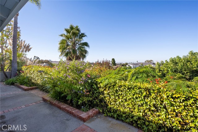 Detail Gallery Image 28 of 30 For 2229 Alta Vista Dr., Newport Beach,  CA 92660 - 4 Beds | 2/1 Baths