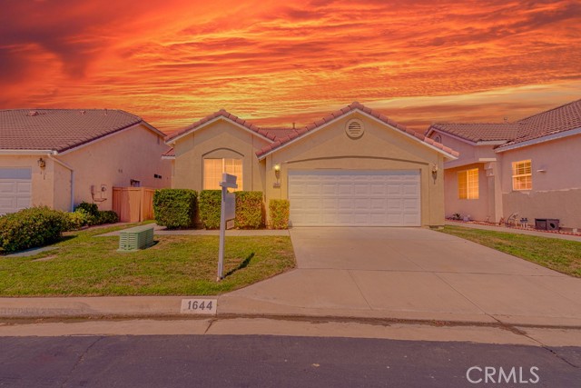 Detail Gallery Image 1 of 1 For 1644 Ametista Dr, San Jacinto,  CA 92583 - 2 Beds | 2 Baths