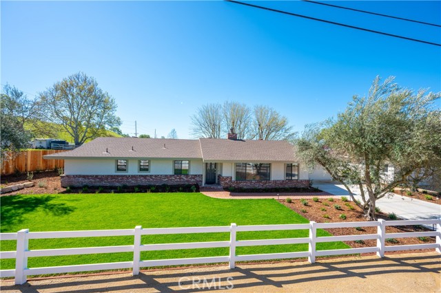 Detail Gallery Image 1 of 1 For 675 Oak Ln, Paso Robles,  CA 93446 - 4 Beds | 2/1 Baths