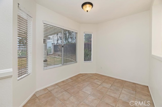 Detail Gallery Image 11 of 27 For 17640 Mountain Ct, Riverside,  CA 92503 - 3 Beds | 3 Baths