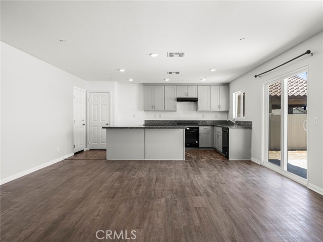 Detail Gallery Image 8 of 41 For 2153 E Newgrove St, Lancaster,  CA 93535 - 3 Beds | 2 Baths