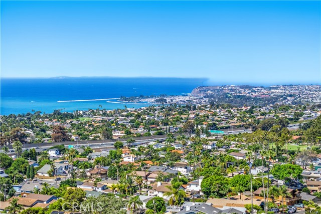 717 Calle Perlino, San Clemente CA: https://media.crmls.org/medias/b2792792-696c-4781-81e0-9339dcce0578.jpg