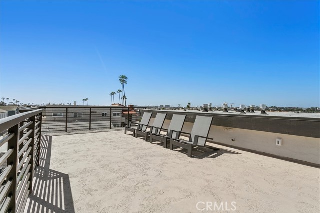 Detail Gallery Image 17 of 25 For 913 E Balboa Blvd #C,  Newport Beach,  CA 92661 - 3 Beds | 3 Baths