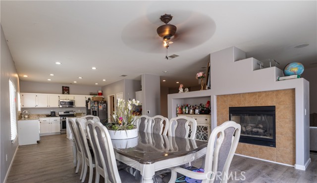 13366 Viejo Circle, Victorville CA: https://media.crmls.org/medias/b2798a17-761e-4b4b-b1a0-a70b6e4700b6.jpg