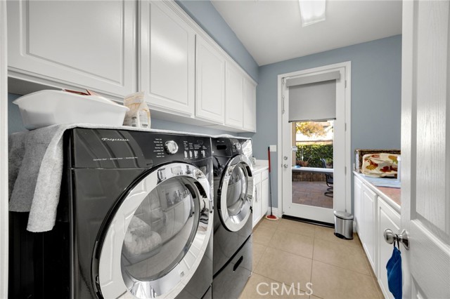 Detail Gallery Image 20 of 38 For 8132 Finch St., Corona,  CA 92880 - 5 Beds | 3 Baths