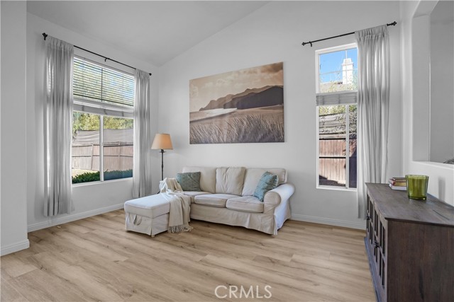 Detail Gallery Image 3 of 26 For 1480 Floral Park St, Corona,  CA 92881 - 3 Beds | 2 Baths