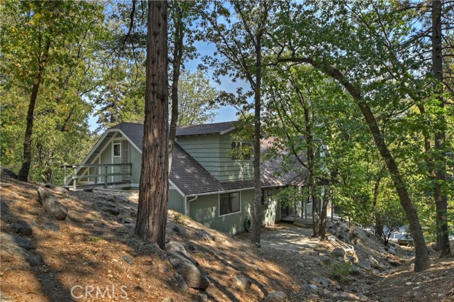 Detail Gallery Image 16 of 49 For 26690 Thunderbird Dr, Lake Arrowhead,  CA 92352 - 3 Beds | 3/1 Baths