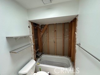 https://media.crmls.org/medias/b27ba12c-2e66-4a25-91a5-980e0397cbc9.jpg?preset=X-Large