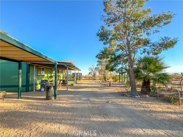 Detail Gallery Image 9 of 56 For 44080 Lanfair Rd, Needles,  CA 92363 - 3 Beds | 3 Baths