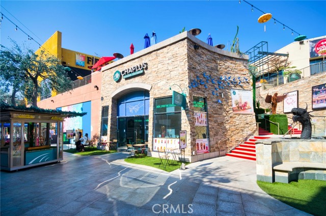 0 400 Disney Way, Anaheim CA: https://media.crmls.org/medias/b27dbe3a-40ca-401e-bc64-d00a52ce9d04.jpg