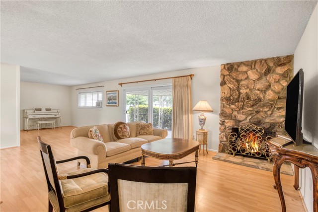 Detail Gallery Image 3 of 30 For 22641 Nadine Cir #206,  Torrance,  CA 90505 - 2 Beds | 2 Baths