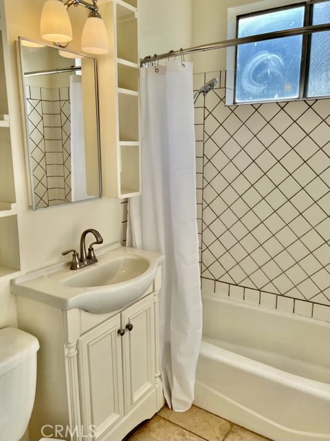 767 Freeman Avenue, Long Beach CA: https://media.crmls.org/medias/b27e0bbd-3153-4559-a994-b14d3c0c76c3.jpg
