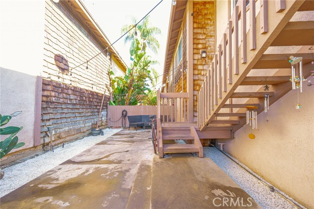 Detail Gallery Image 2 of 47 For 1030 Cabrillo Park Dr #B,  Santa Ana,  CA 92701 - 1 Beds | 1 Baths