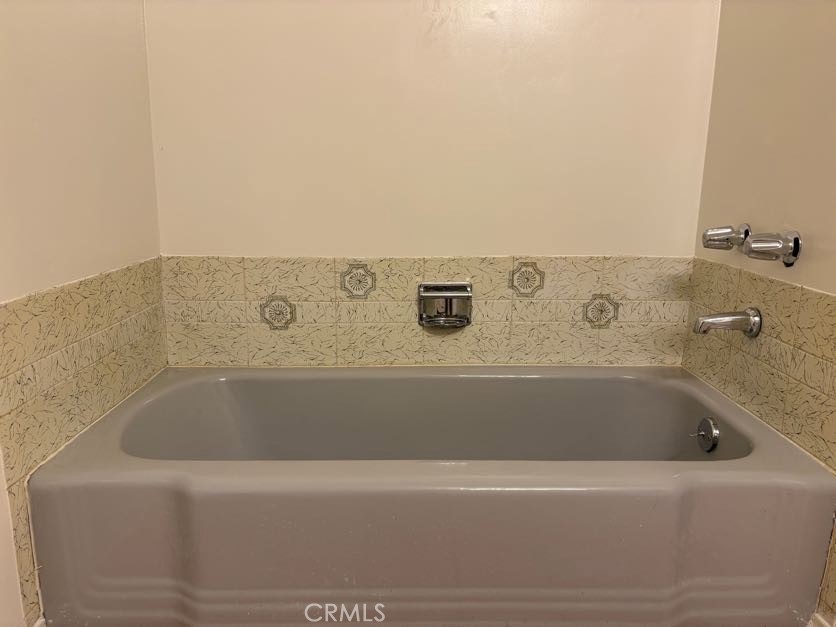 https://media.crmls.org/medias/b27f647b-540d-45ff-a7a1-160e69276194.jpg?preset=X-Large