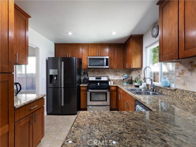 Detail Gallery Image 12 of 33 For 25006 Eshelman, Lomita,  CA 90717 - 4 Beds | 3 Baths